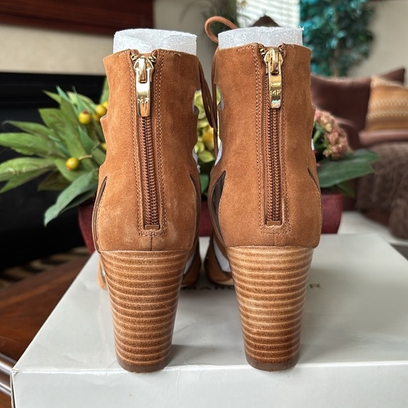 Marc Fisher Paradox Medium Brown Suede Lace Up Block Heel Sandals Back Zipper - Picture 4 of 16